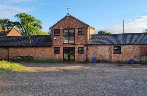 Coton in the Elms Apartment | Hillfields Farm Barn - A Rural Equestrian Escape