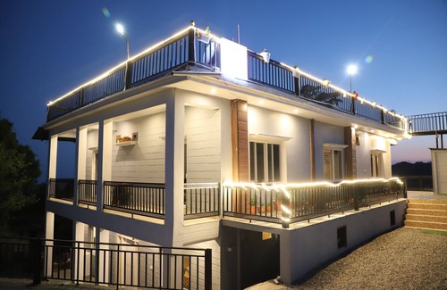 The Mall Road Cottage | Hilllock castle Mussoorie. Place where you meet nature, heaven, peace, vibes.