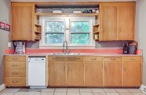 Wakefield Cottage | Hillside Home on 5 Wooded Acres in Wakefield!