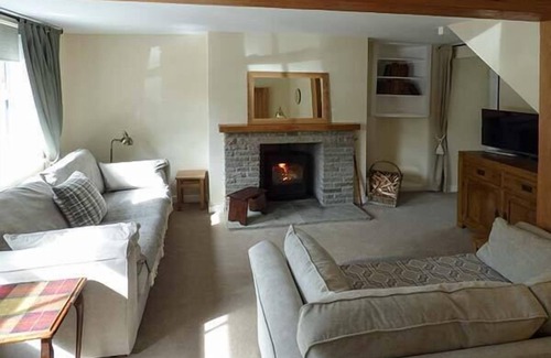 Hawes Cottage | Hillside View