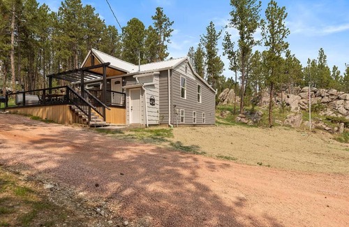 Custer House | Hilltop Cottage