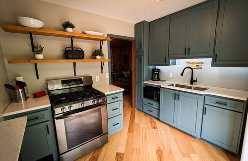 Hayward Cabin | Hilltop Hideaway- Cozy Updated Waterfront Retreat on Tiger Cat Chain of Lakes