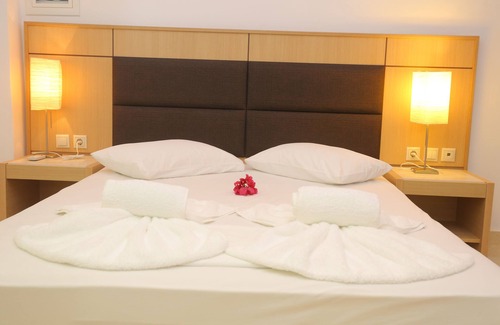 Haniotis Hotel | Hilltop Hotel