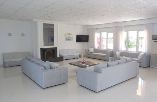 Haniotis Hotel | Hilltop Hotel