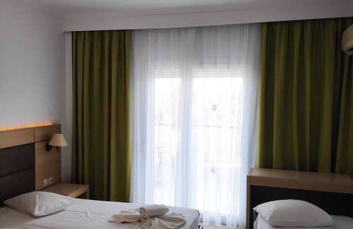 Haniotis Hotel | Hilltop Hotel