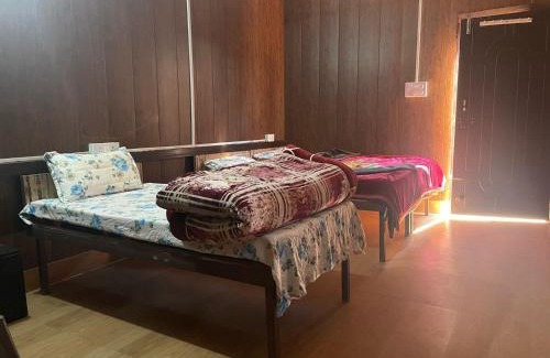 Kasiyalekh House | Hilltop Vista homestay