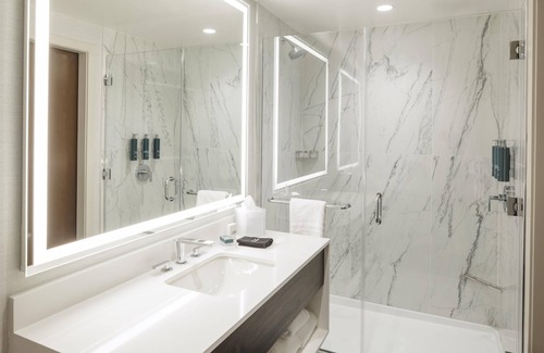North Rosslyn Hotel | Hilton Arlington Rosslyn The Key
