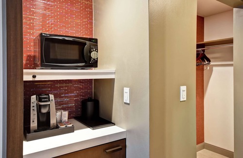 Lansing Hotel | Hilton Garden Inn Lansing West