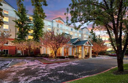 Lake Forest Hotel | Hilton Garden Inn Portland Lake Oswego