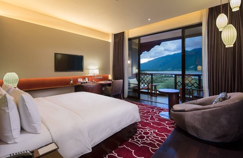 Mainling County Hotel | Hilton Linzhi Resort