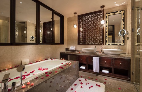 Mainling County Hotel | Hilton Linzhi Resort