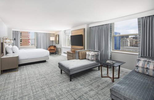 Westown Hotel | Hilton Milwaukee
