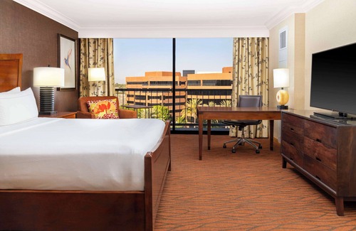 Costa Mesa Hotel | Hilton Orange County/Costa Mesa