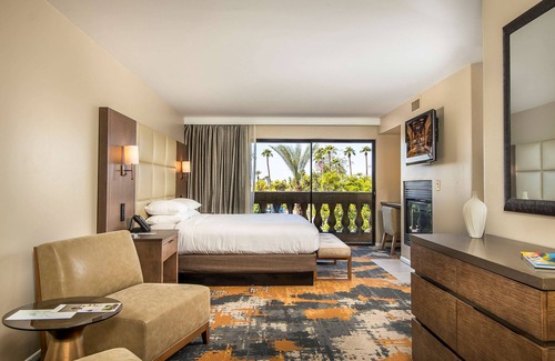Camelback East Resort | Hilton Phoenix Resort at the Peak