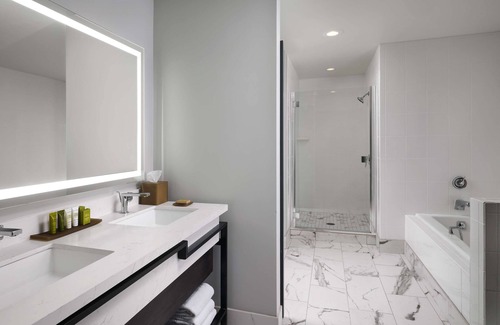 Downtown San Jose Hotel | Hilton San Jose