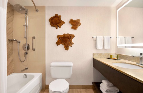 Richmond City Centre Hotel | Hilton Vancouver Airport