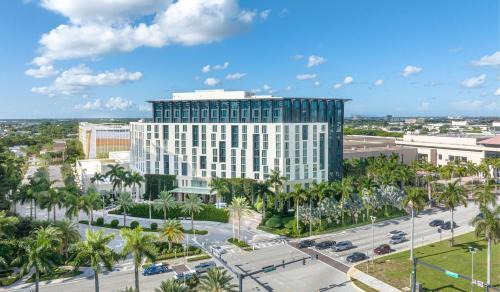Downtown West Palm Beach Hotel | Hilton West Palm Beach