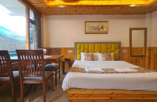 Manali Hotel | Himalayan View Hotel - Balcony & Mountain View Rooms
