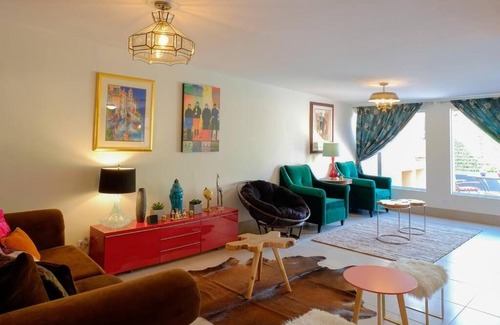 Ensenada Apartment | Hip Casa Beatles in downtown Gated Parking
