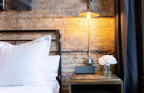 West Dundee Apartment | Hip Urban Loft - Small Town Charm - 124 LOFTS #4