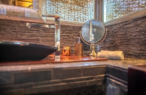 Hoedspruit Cabin | hippomoon lodge