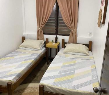 Coron Town Proper House | Hiraya Homestay Coron