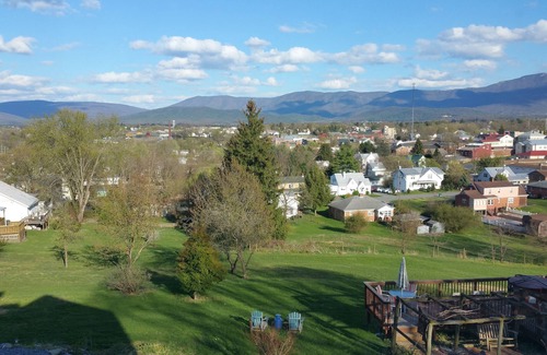 Luray House | Historic 6 BR 6.5 BA home with Stunning Views