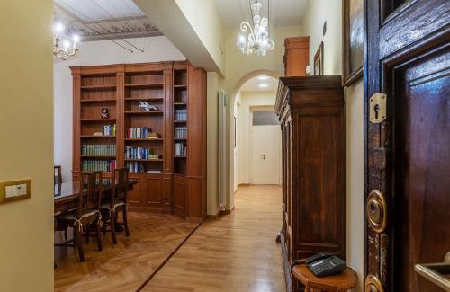 Sallustiano Apartment | Historic Apartment in Sallustiano