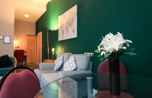 Nottingham City Centre Apartment | Historic Building Large Central 2 Bedroom Apartment Sleeps 6