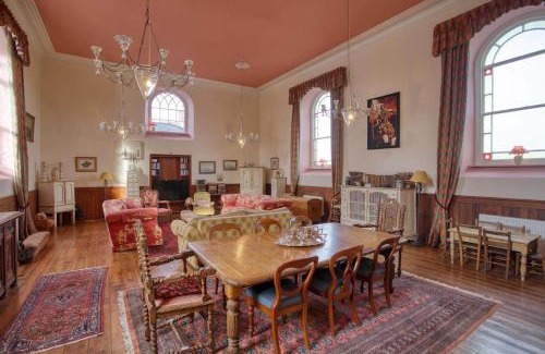Saint Goran House | Historic Chapel Great Facilities nr Beaches