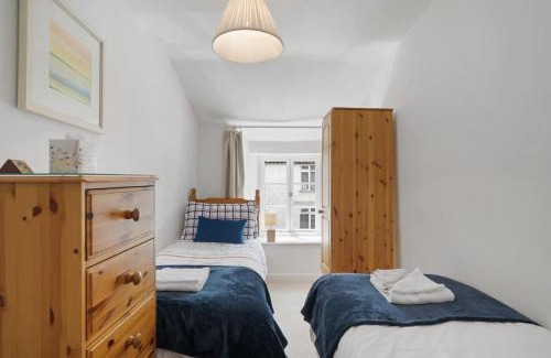 Nether Stowey House | Historic Cottage & Garden nr Quantock Hills