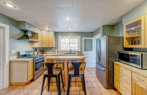 Sheridan House | Historic downtown, 2-units