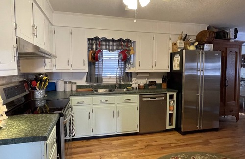 Bell Buckle House | Historic downtown Bell Buckle! Southern Charm Guest House