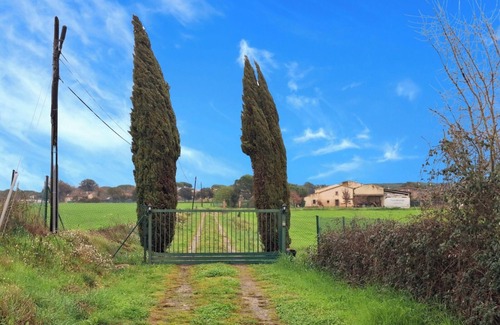 Sils House | Historic finca/Pyrenees/Mountains/Sea/Spain for groups of up to 10 people