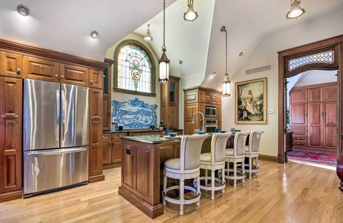 Manhattan Cottage | Historic Guest House on Castle Kimble Estate!