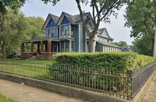 Ottawa House | Historic Home 15 min from Starved Rock - Selah House