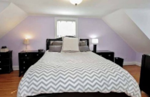 St. Charles House | Historic home steps from downtown St. Charles & Pet Friendly!