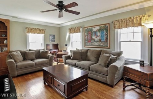 St. Charles House | Historic home steps from downtown St. Charles & Pet Friendly!