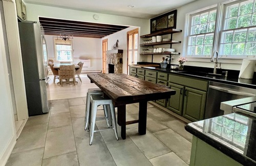 Upperville House | Historic house in Upperville! Wineries, equestrian events, great location!