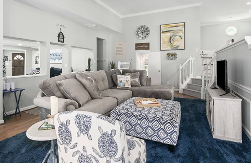 Luray House | Historic, lovely farm home ,wonderful pool and hot tub on 35 beautiful acres !