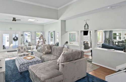 Luray House | Historic, lovely farm home ,wonderful pool and hot tub on 35 beautiful acres !