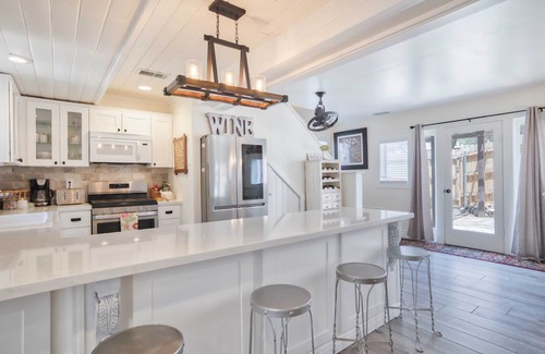 Prescott Cottage | Historic secluded cottage…6 blocks from the town square with gazebo relaxation.