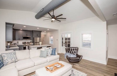 Georgetown House | Historic Shotgun House Downtown Georgetown