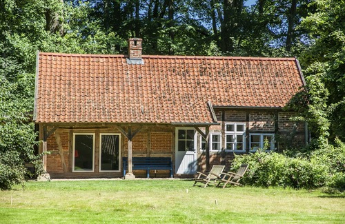 Haarstorf House | historical house in Heidevillage on the outskirts of forest
