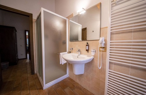 Volta Mantovana Bed & Breakfast | Historical Villa on Mincio river close to the cyclelane