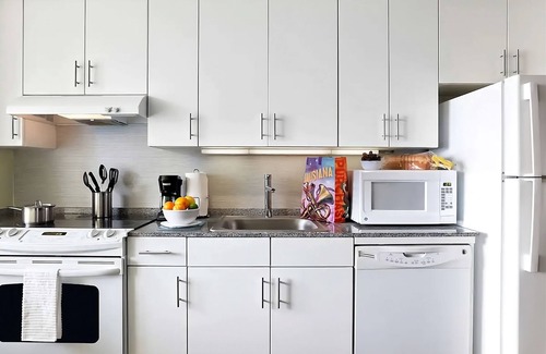 Central Business District Resort | History Break! Spacious Downtown Base, Perfect Locale for French Quarter