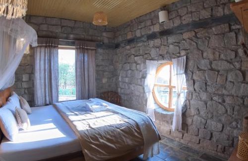 Bir Villa | Hobbit House Bir