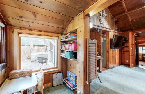 Big Bear Lake House | Hobbit House in Big Bear