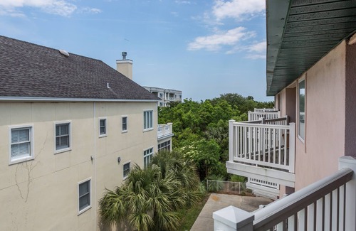 Saint Simons Island Condo | Hodnett Cooper's Shipwatch
