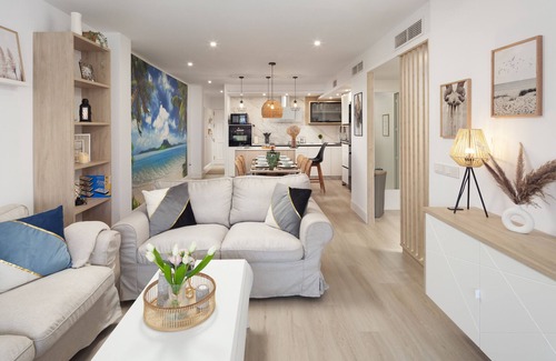 Rincon de la Victoria Apartment | Holiday Apartment "Mediterráneo" with Sea View, Private Terrace & A/C